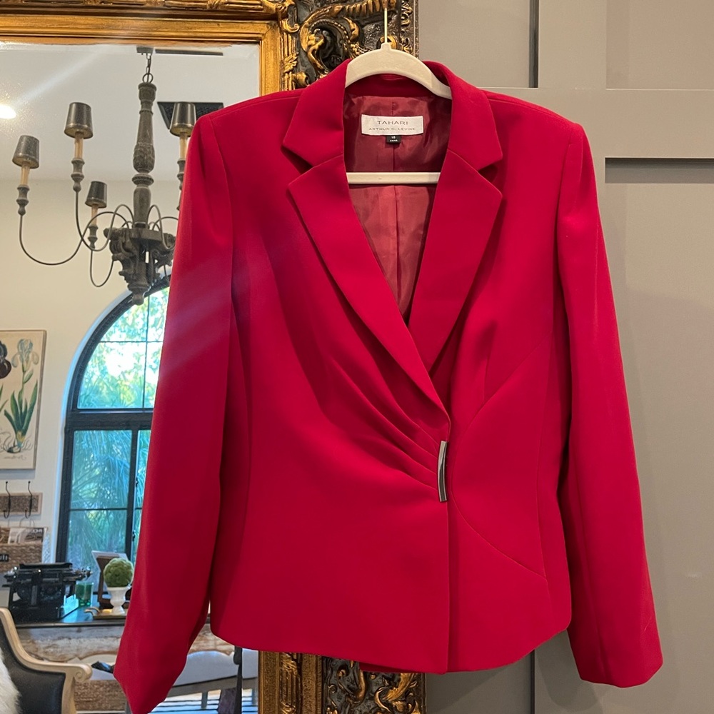 ✨TAHARI Red Blazer Jacket✨
